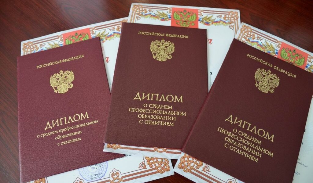 Дипломы журналиста как получить и зачем они нужны
